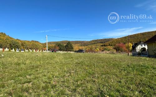 MAĎARSKO - HOLLÓHÁZA 2.216 M2 -  SUPER STAVEBNÝ POZEMOK.