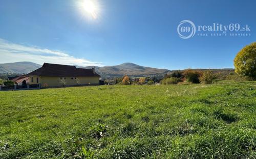 MAĎARSKO - HOLLÓHÁZA 2.216 M2 -  SUPER STAVEBNÝ POZEMOK.