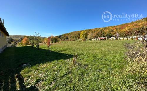 MAĎARSKO - HOLLÓHÁZA 2.216 M2 -  SUPER STAVEBNÝ POZEMOK.