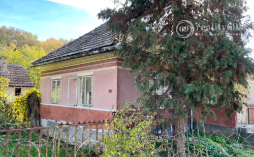 MAĎARSKO - FÜZÉRKOMLÓS RODINNÝ DOM S HOSPODÁRSKOU BUDOVOU LEN 25 KM OD KOŠÍC