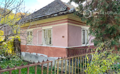 MAĎARSKO - FÜZÉRKOMLÓS RODINNÝ DOM S HOSPODÁRSKOU BUDOVOU LEN 25 KM OD KOŠÍC