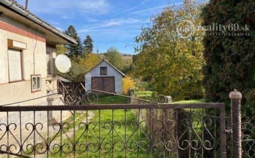 MAĎARSKO - FÜZÉRKOMLÓS RODINNÝ DOM S 2 GARÁŽAMI LEN 25 KM OD KOŠÍC