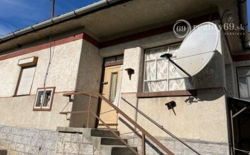 MAĎARSKO - FÜZÉRKOMLÓS RODINNÝ DOM S 2 GARÁŽAMI LEN 25 KM OD KOŠÍC