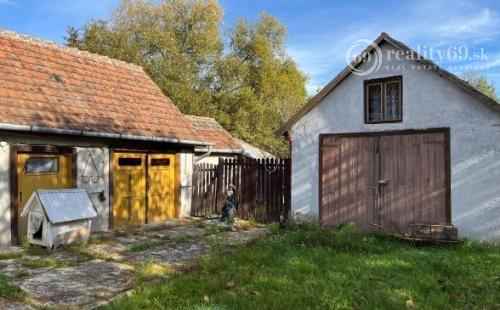 MAĎARSKO - FÜZÉRKOMLÓS RODINNÝ DOM S 2 GARÁŽAMI LEN 25 KM OD KOŠÍC