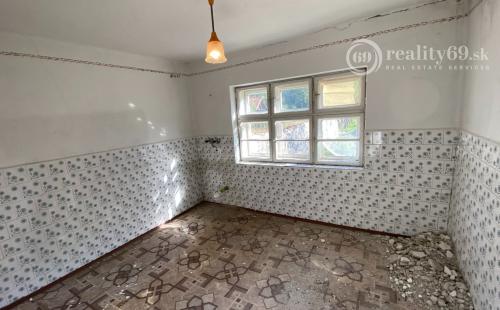 MAĎARSKO - SZŐLŐSARDÓ SEDLIACKY DOM S VERANDOU A LETNOU KUCHYŇOU V KRÁSNOM PROSTREDÍ