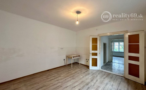 MAĎARSKO - GONC 3 IZBOVÝ RD ZAČATÁ REKONŠTRUKCIA SUPER MIESTO