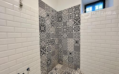 MAĎARSKO - GONC 3 IZBOVÝ RD ZAČATÁ REKONŠTRUKCIA SUPER MIESTO