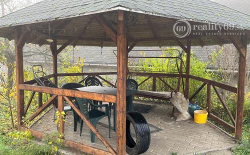 MAĎARSKO - PÁNYOK RODINNÝ DOM PO ČIASTOČNEJ REKONŠTRUKCII S GARÁŽOU LEN 5 KM OD SLOVENSKEJ HRANICE