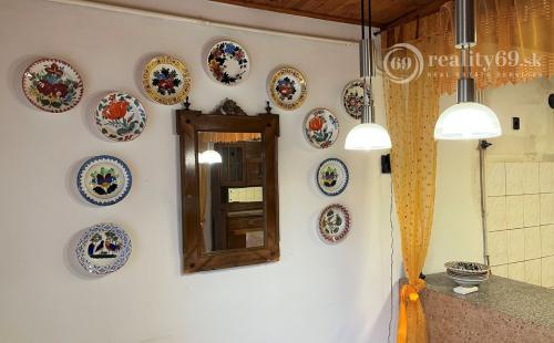 MAĎARSKO - PÁNYOK RODINNÝ DOM PO ČIASTOČNEJ REKONŠTRUKCII S GARÁŽOU LEN 5 KM OD SLOVENSKEJ HRANICE