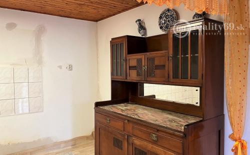 MAĎARSKO - PÁNYOK RODINNÝ DOM PO ČIASTOČNEJ REKONŠTRUKCII S GARÁŽOU LEN 5 KM OD SLOVENSKEJ HRANICE