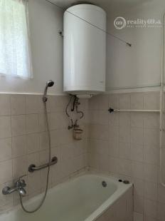 MAĎARSKO - PÁNYOK RODINNÝ DOM PO ČIASTOČNEJ REKONŠTRUKCII S GARÁŽOU LEN 5 KM OD SLOVENSKEJ HRANICE