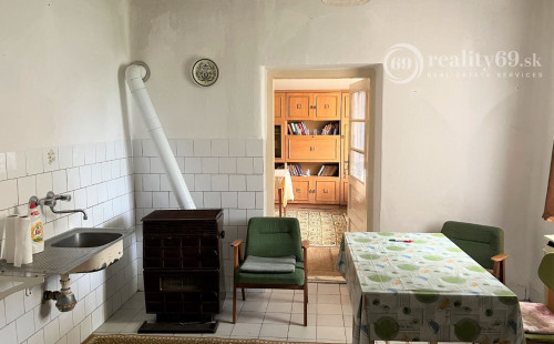 MAĎARSKO - ABAÚJVÁR. RODINNÝ DOM PO ČIASTOČNEJ REKONŠTRUKCII LEN 30 KM OD KOŠÍC