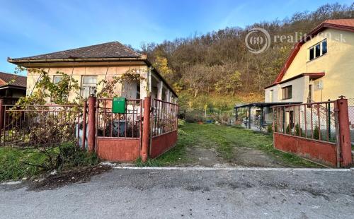 OPÁTSKE - STAVEBNÝ POZEMOK DUBOVÁ ULICA 1.006 M2 POZEMOK.