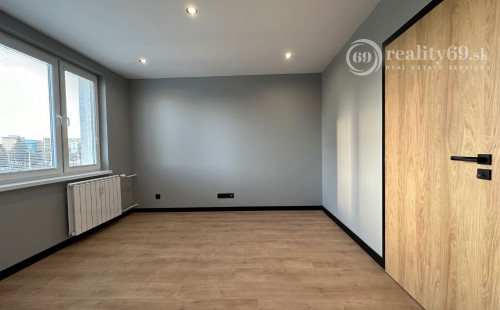 REZERVOVANÉ - JUH - PALÁRIKOVA - 4 IZBOVÝ SUPER MODERNÝ BYT 68 M2, 2 X LODŽIA, KLIMATIZÁCIA, PRÁČKA