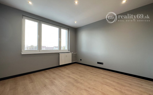 REZERVOVANÉ - JUH - PALÁRIKOVA - 4 IZBOVÝ SUPER MODERNÝ BYT 68 M2, 2 X LODŽIA, KLIMATIZÁCIA, PRÁČKA