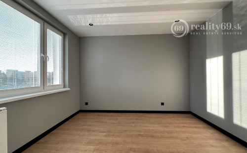 REZERVOVANÉ - JUH - PALÁRIKOVA - 4 IZBOVÝ SUPER MODERNÝ BYT 68 M2, 2 X LODŽIA, KLIMATIZÁCIA, PRÁČKA