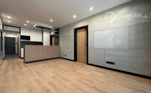 REZERVOVANÉ - JUH - PALÁRIKOVA - 4 IZBOVÝ SUPER MODERNÝ BYT 68 M2, 2 X LODŽIA, KLIMATIZÁCIA, PRÁČKA