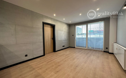 REZERVOVANÉ - JUH - PALÁRIKOVA - 4 IZBOVÝ SUPER MODERNÝ BYT 68 M2, 2 X LODŽIA, KLIMATIZÁCIA, PRÁČKA