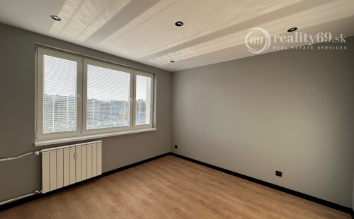 REZERVOVANÉ - JUH - PALÁRIKOVA - 4 IZBOVÝ SUPER MODERNÝ BYT 68 M2, 2 X LODŽIA, KLIMATIZÁCIA, PRÁČKA