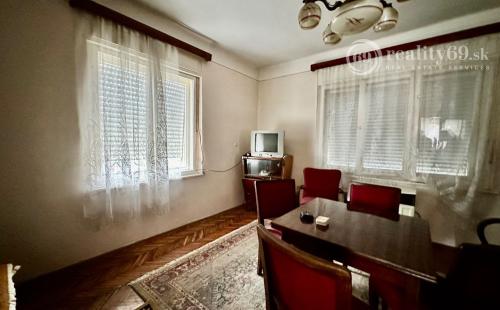 MAĎARSKO - ALSÓTELEKES 4 IZBOVÝ RODINNÝ DOM V PEKNEJ LOKALITE.