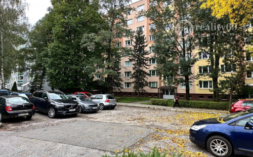 NOVÁ CENA - JAZERO - POLÁRNA 3 IZBOVÝ BYT SUPER STAV, ZATEPLENÁ  LODŽIA.