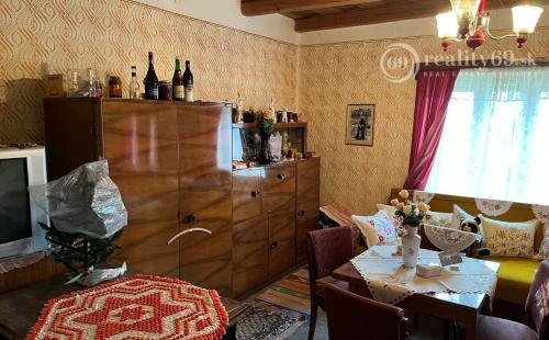 MAĎARSKO - KARCSA RODINNÝ DOMČEK PRE RYBÁRA  ALEBO ZÁHRADKÁRA  LEN 5 KM OD HRANÍC.