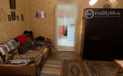 MAĎARSKO - KARCSA RODINNÝ DOMČEK PRE RYBÁRA  ALEBO ZÁHRADKÁRA  LEN 5 KM OD HRANÍC.