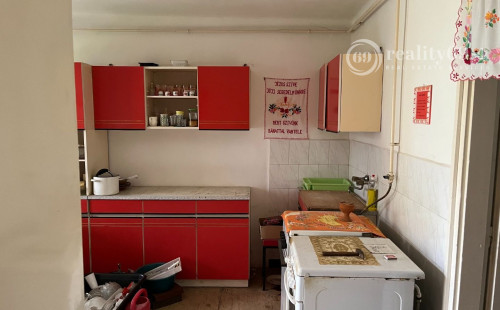 MAĎARSKO - KARCSA RODINNÝ DOMČEK PRE RYBÁRA  ALEBO ZÁHRADKÁRA  LEN 5 KM OD HRANÍC.