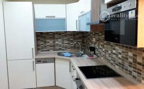 JUH - PROJEKT ŠAFRÁN - NOVOSTAVBA 2 IZBOVÝ KOMPLETNE ZARIADENÝ TEHLOVÝ BYT.