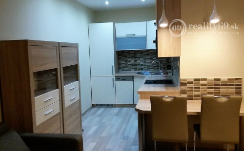 JUH - PROJEKT ŠAFRÁN - NOVOSTAVBA 2 IZBOVÝ KOMPLETNE ZARIADENÝ TEHLOVÝ BYT.