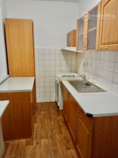 TERASA - 3 IZBOVÝ BYT SUPER CENA PÔVODNÝ STAV, S LODŽIOU 64 M2 PRI KINE DRUŽBA.