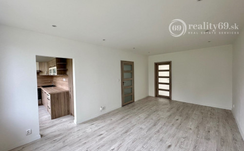 FURČA - KURSKÁ 85 M2, PO REKONŠTRUKCII, LODŽIA, PLASTOVÉ OKNÁ.