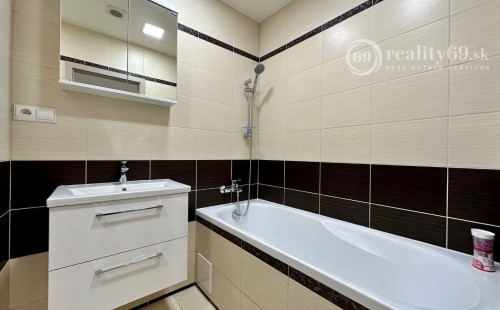 FURČA - KURSKÁ 85 M2, PO REKONŠTRUKCII, LODŽIA, PLASTOVÉ OKNÁ.