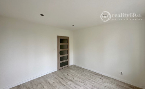 FURČA - KURSKÁ 85 M2, PO REKONŠTRUKCII, LODŽIA, PLASTOVÉ OKNÁ.