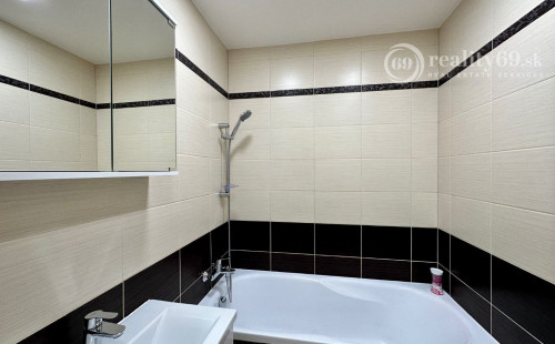 FURČA - KURSKÁ 85 M2, PO REKONŠTRUKCII, LODŽIA, PLASTOVÉ OKNÁ.