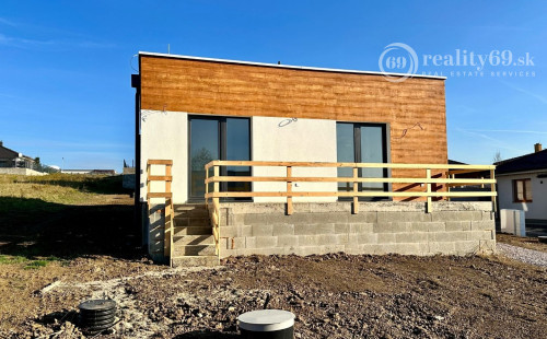 PREŠOV - ŠALGOVÍK - KVALITNÁ NOVOSTAVBA  3 IZBOVÉHO RD - HOLODOM.