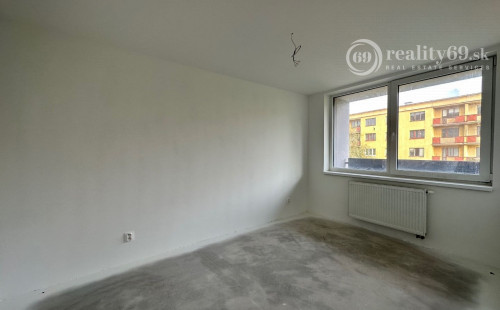 STARÉ MESTO - BELLOVA 1,5 IZBOVÝ BYT 41 M2, HOLOBYT S LODŽIOU.