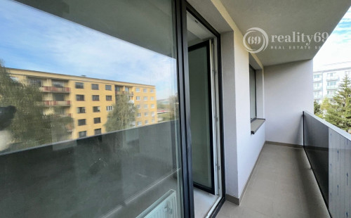 STARÉ MESTO - BELLOVA 1,5 IZBOVÝ BYT 41 M2, HOLOBYT S LODŽIOU.