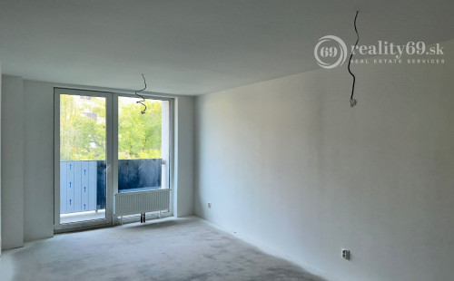 STARÉ MESTO - BELLOVA 1,5 IZBOVÝ BYT 41 M2, HOLOBYT S LODŽIOU.