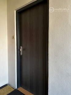 JAZERO - DRUŽICOVÁ 3 IZBOVÝ BYT PRE NÁROČNÉHO KLIENTA - TOP REKONŠTRUKCIA, ZASKLENNÁ LODŽIA.