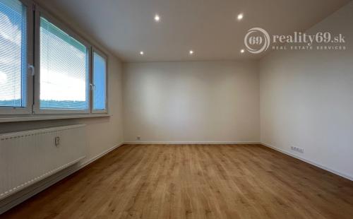 KVP - WURMOVA - 3 IZBOVÝ PO KOMPLETNEJ REKONŠTRUKCII 65 M2, LODŽIA.