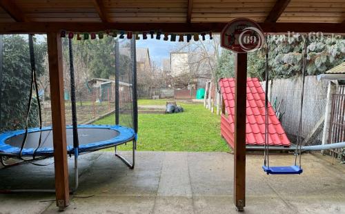 MAĎARSKO - ENCS PEKNÝ 4 IZBOVÝ ZREKONŠTRUOVANÝ RODINNÝ DOM PO KOMPLETNEJ REKONŠTRUKCII BLÍZKO KOŠÍC