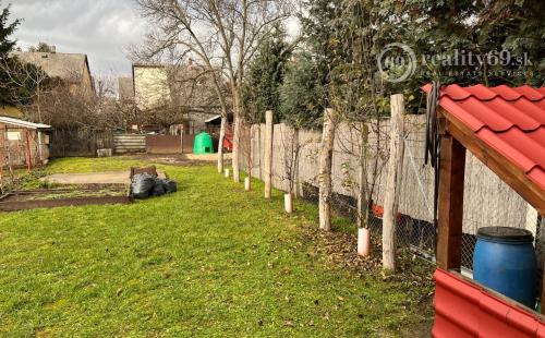 MAĎARSKO - ENCS PEKNÝ 4 IZBOVÝ ZREKONŠTRUOVANÝ RODINNÝ DOM PO KOMPLETNEJ REKONŠTRUKCII BLÍZKO KOŠÍC