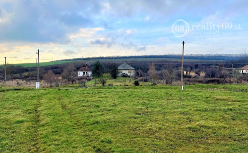 MAĎARSKO - ABAÚJSZOLNOK 3 IZBOVÝ RODINNÝ DOM VHODNÝ NA REKONŠTRUKCIU PODĽA VLASTNÝCH PREDSTÁV