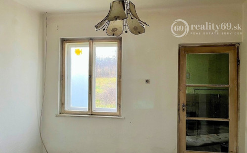 MAĎARSKO - ABAÚJSZOLNOK 3 IZBOVÝ RODINNÝ DOM VHODNÝ NA REKONŠTRUKCIU PODĽA VLASTNÝCH PREDSTÁV