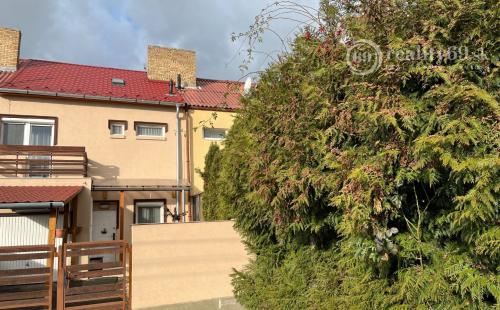 MAĎARSKO - ENCS PEKNÝ 4 IZBOVÝ ZREKONŠTRUOVANÝ RODINNÝ DOM PO KOMPLETNEJ REKONŠTRUKCII BLÍZKO KOŠÍC