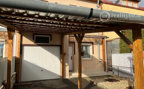 MAĎARSKO - ENCS PEKNÝ 4 IZBOVÝ ZREKONŠTRUOVANÝ RODINNÝ DOM PO KOMPLETNEJ REKONŠTRUKCII BLÍZKO KOŠÍC