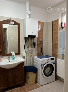 MAĎARSKO - ENCS PEKNÝ 4 IZBOVÝ ZREKONŠTRUOVANÝ RODINNÝ DOM PO KOMPLETNEJ REKONŠTRUKCII BLÍZKO KOŠÍC