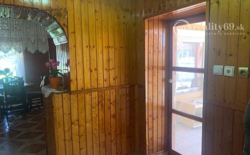 MAĎARSKO - SZENDRO 2 IZBOVÝ PEKNÝ ZREKONŠTRUOVANÝ RODINNÝ DOM  SO SAMOSTATNOU GARÁŽOU