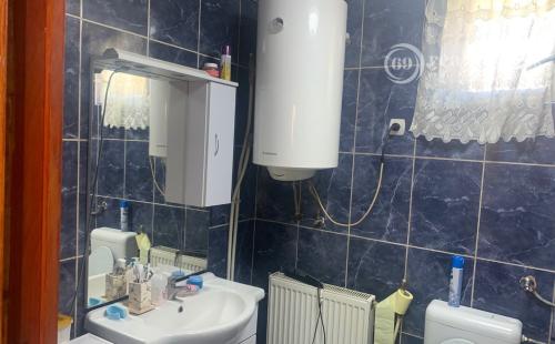 MAĎARSKO - SZENDRO 2 IZBOVÝ PEKNÝ ZREKONŠTRUOVANÝ RODINNÝ DOM  SO SAMOSTATNOU GARÁŽOU